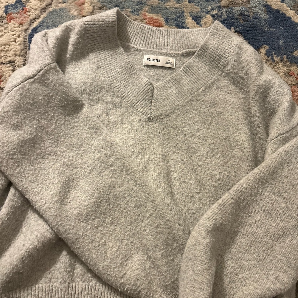 Hollister Light Gray V-Neck Sweater